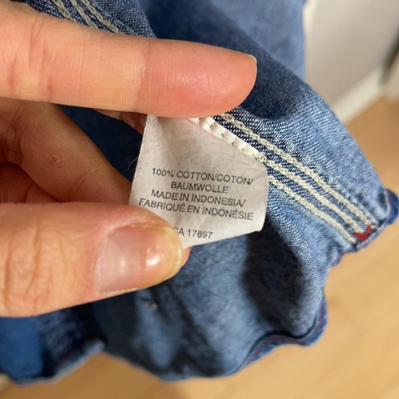 GAP Denim Button Down Shirt - Picture 3 of 4